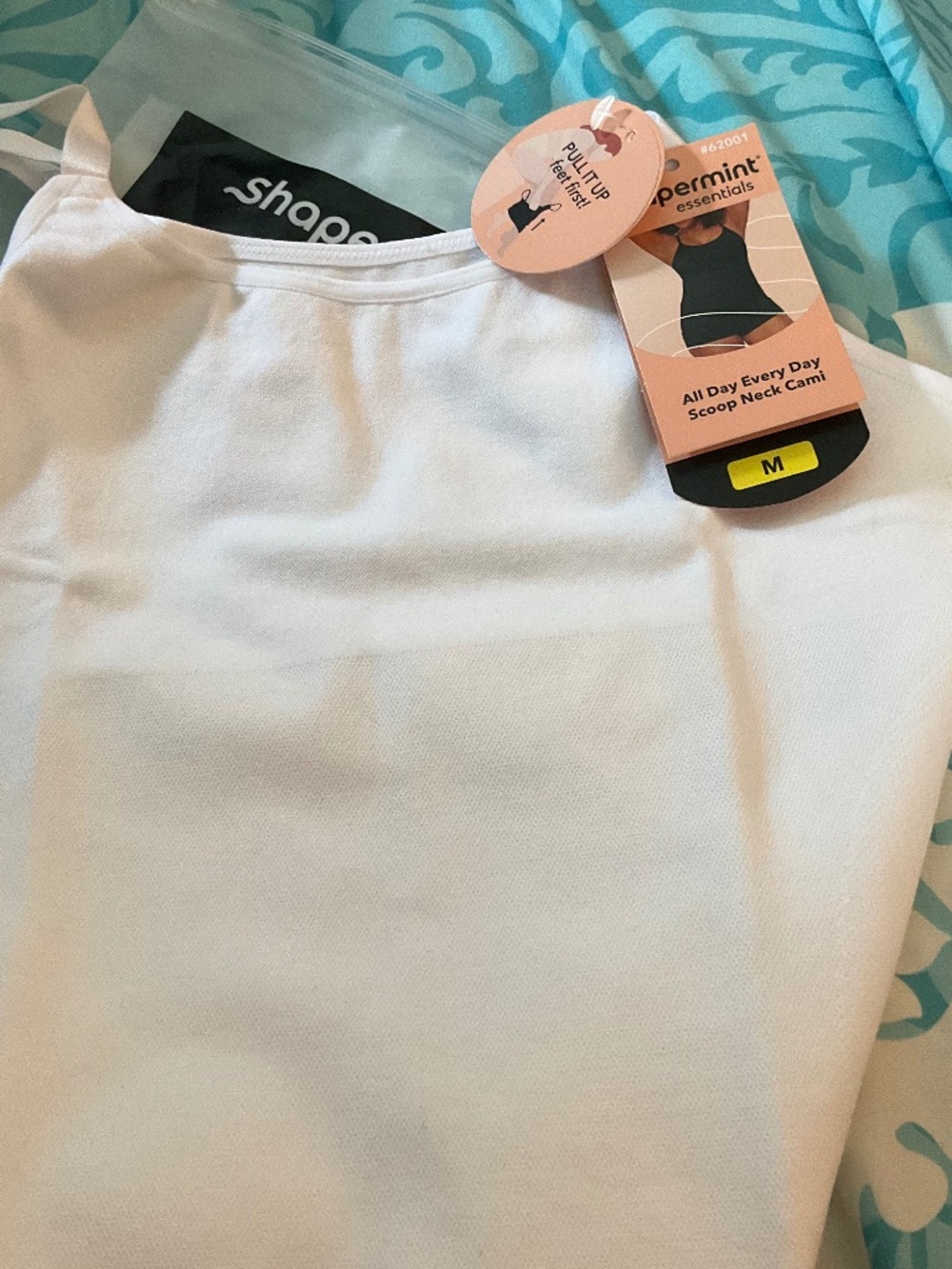 Shapermint Scoop Neck Cami New Medium